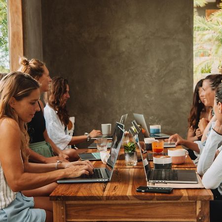 Waves & Wifi - Coworking & Coliving Space In Popoyo Salinas 外观 照片